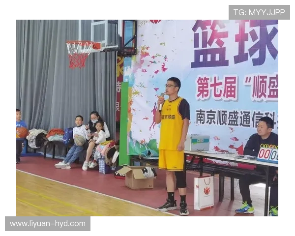 南京篮球队在冠军赛中的灵活性表现引发热议展现团队协作与战术创新 南京篮球队在冠军赛中的灵活性表现引发热议展现团队协作与战术创新